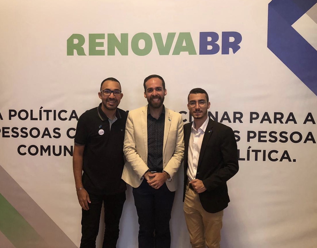 Três caruaruenses se formam em curso do RenovaBR Cidades