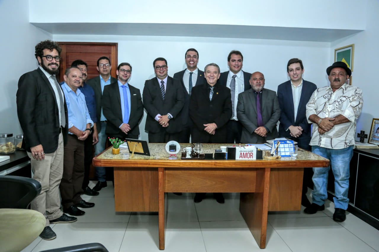 Jornalista Edmar Lyra recebe Título de Cidadão de Caruaru