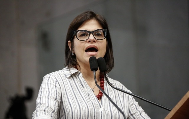 Priscila questiona uso de recursos de compensação ambiental