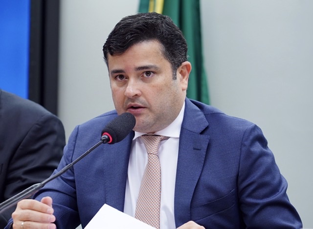 Eduardo da Fonte quer inclusão de exame no SUS para identificar doença em bebês