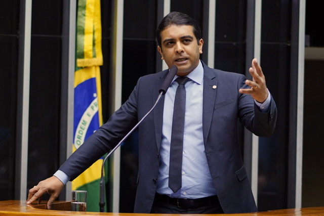 Fernando Rodolfo aposta em vídeo para se defender de críticas