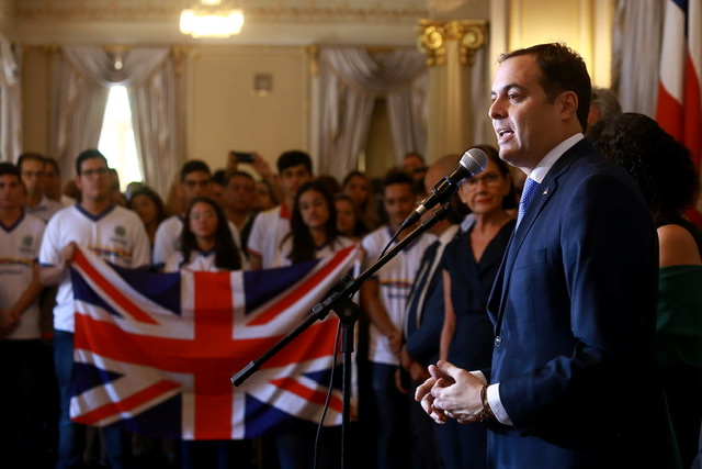 Governador lança nova modalidade do Programa Ganhe o Mundo