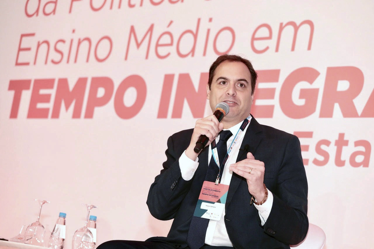 Paulo Câmara anuncia 25 novas escolas em tempo integral