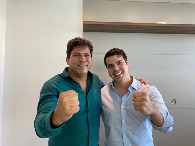 No Cabo, Antonio Coelho anuncia apoio ao Delegado Resende