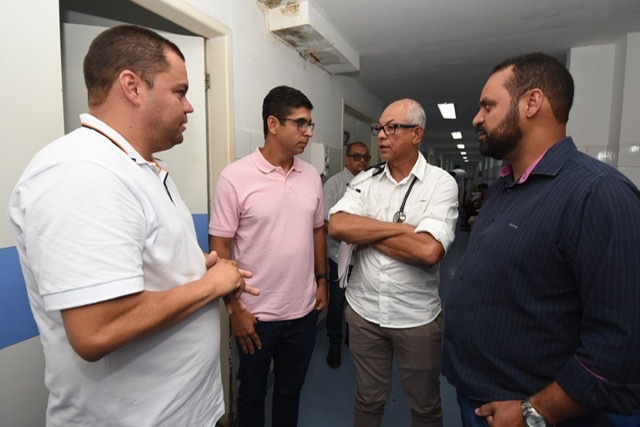 Lessa realiza visita ao HRA em busca de melhorias