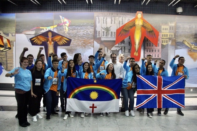 Alunos do Programa Ganhe o Mundo embarcam para Inglaterra