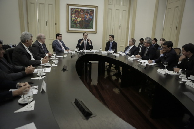 Paulo reúne representantes de entidades para discutir o  fortalecimento do comércio varejista