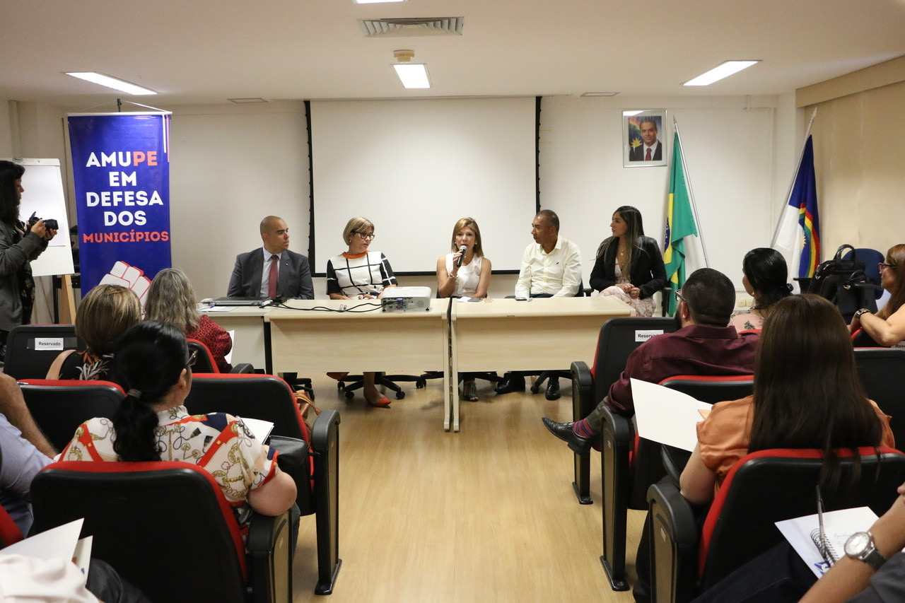 Parceria entre Amupe, SCGE e Ministério da Economia capacita servidores municipais