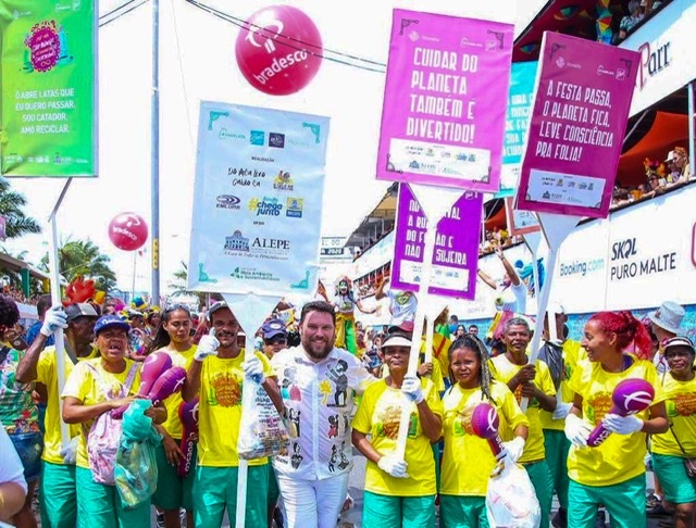 Parceria entre Alepe e Galo da Madrugada é sucesso no sábado de Carnaval