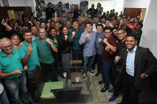 Antonio Coelho participa de ato político em apoio a Resende no Cabo