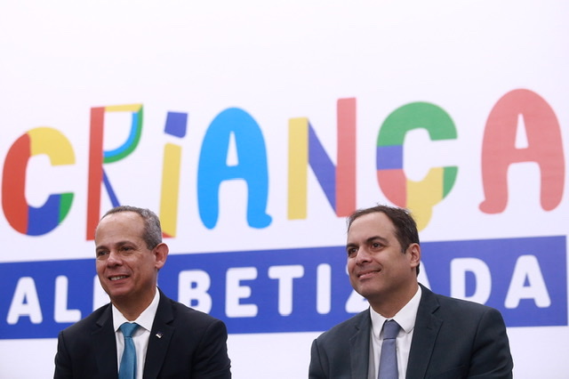 Paulo Câmara anuncia ampliação do Programa Criança Alfabetizada