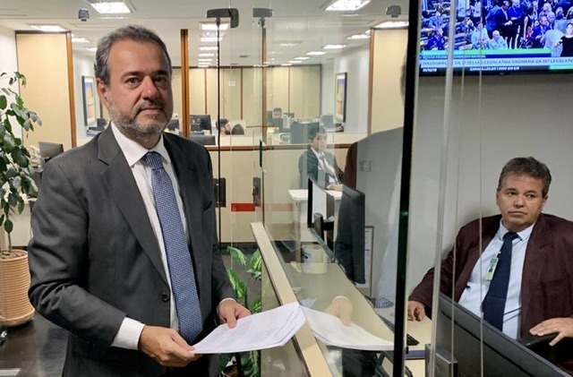 Deputado quer explicações do ministro da Educação sobre Enem