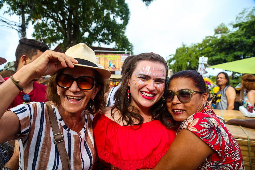Marília coloca bloco na rua e diz que Carnaval também tem mensagem política