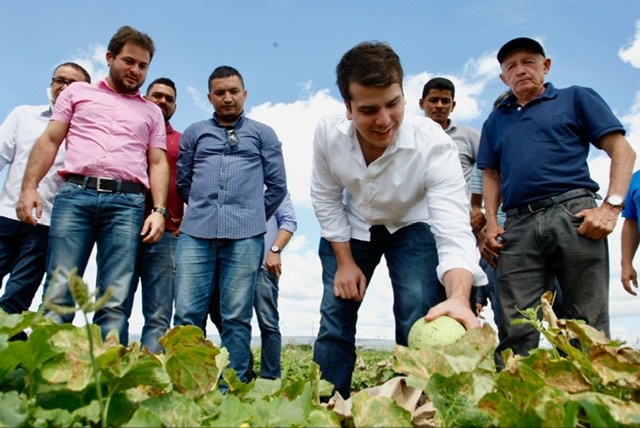 Antonio Coelho debate soluções para produtores rurais de Inajá