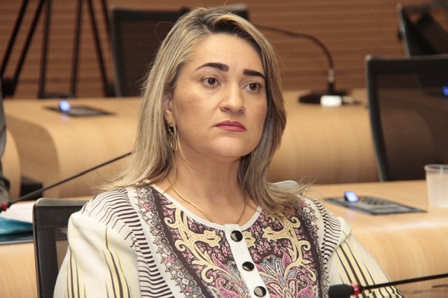 Aline Mariano lamenta feminicídio no Recife e cobra ações mais severas