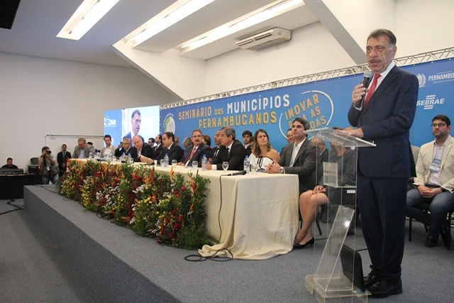 José Patriota convoca prefeitos para 1ª assembleia do ano