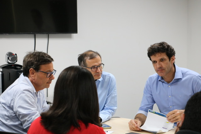 Cumprindo agenda em Pernambuco, ministro do Turismo visita a Sudene