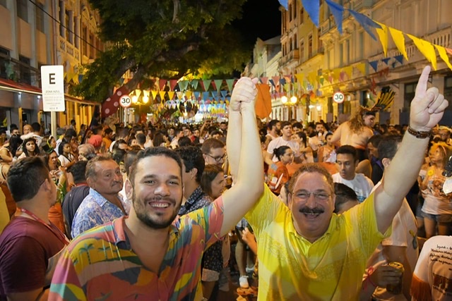 Eriberto Medeiros e Eriberto Rafael cumprem intensa agenda nos bairros do Recife