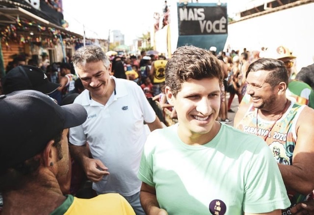 João Campos cumpre agenda de pré-candidato no último dia de Carnaval