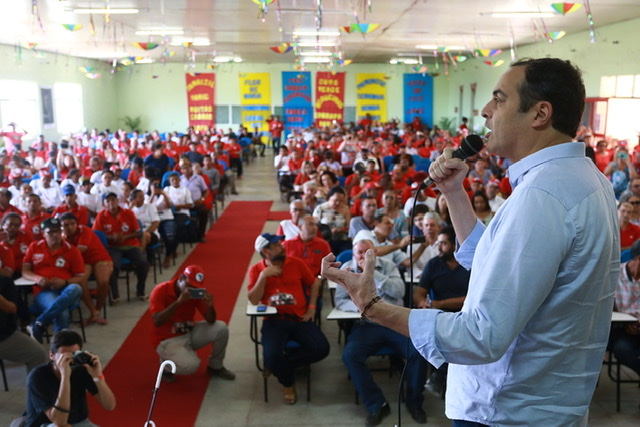 Paulo Câmara participa de comemoração dos 30 anos do MST em Pernambuco