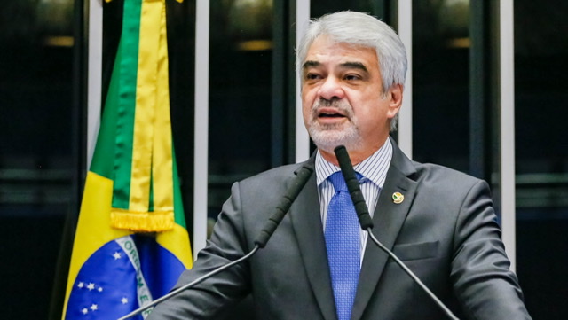 Humberto diz que PT quer reforma tributária justa e que vai lutar contra propostas de Bolsonaro