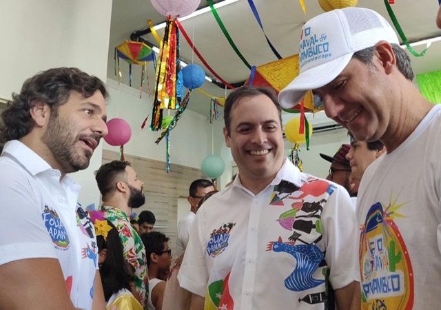 Fernando Monteiro prestigia Carnaval do interior de Pernambuco