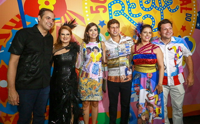 Geraldo Julio comanda 56º Baile Municipal do Recife