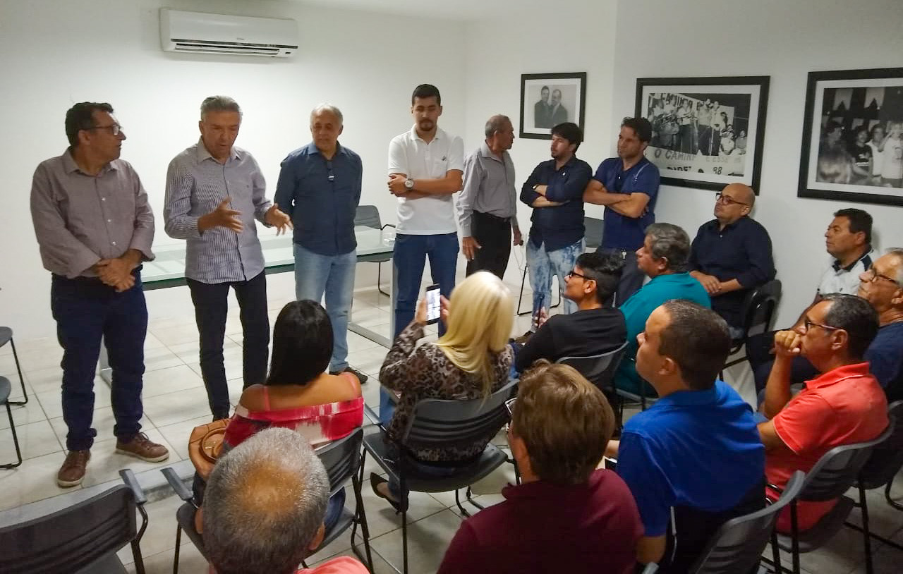 Queiroz aposta em movimento comunitário para impulsionar pré-campanha