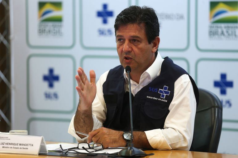 Coronavírus: ministro da Saúde defende isolamento voluntário