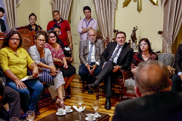 Tony pede ações do governo contra o avanço do coronavírus no Agreste