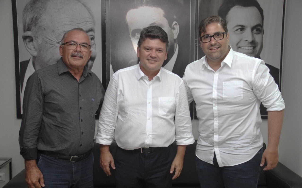 Josué Mendes recebe convite para assumir o PSB em Agrestina