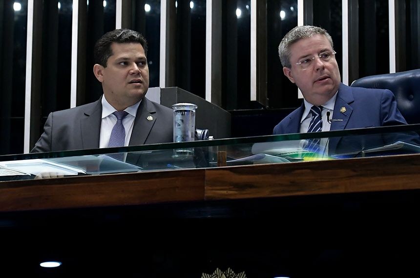 Presidente e vice do Senado endurecem o tom contra discurso de Bolsonaro