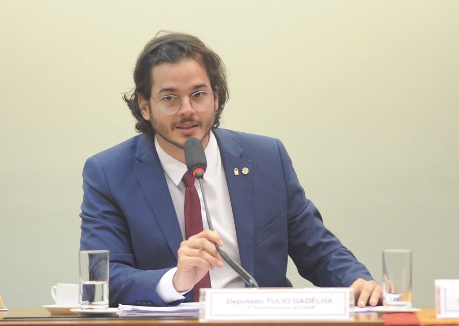 Túlio pede contratação de médicos cubanos para combate ao Covid-19