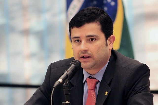 Deputado solicita suspensão do reajuste de preço dos medicamentos