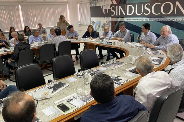 No Sinduscon, Silvio Costa Filho debate agenda legislativa 2020