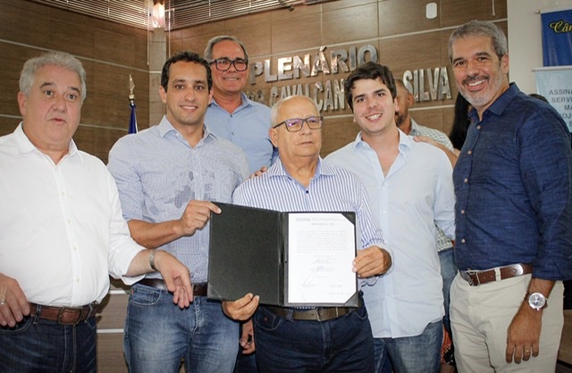 Antonio Coelho participa do anúncio de R$ 15 mi para o Sistema Itaparica