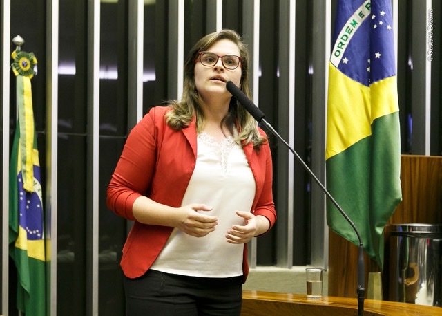 Marília lembra luta de Miguel Arraes e critica homenagem a Golpe Militar
