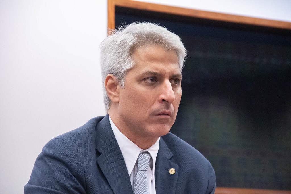 PSB defende taxação de grandes fortunas no combate à epidemia