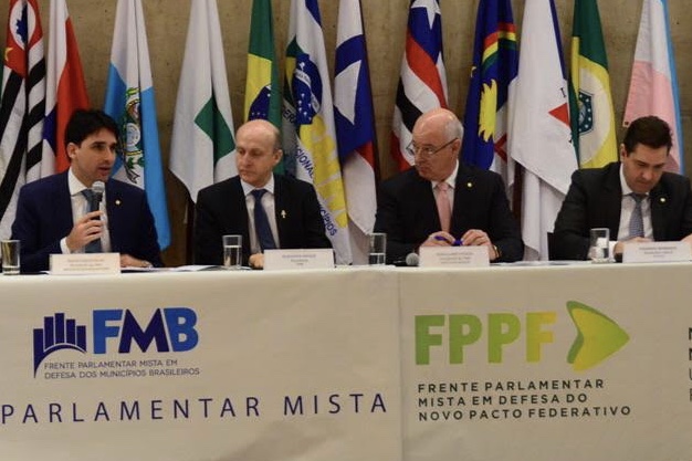 Na CNM, Silvio Costa Filho debate agenda municipalista para 2020