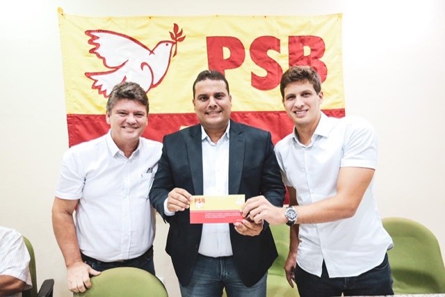 Davi Muniz ingressa no PSB e bancada na Câmara do Recife chega a 13 vereadores