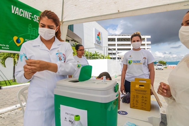 Mais de 20 mil pessoas foram vacinadas em três dias de campanha, em Caruaru