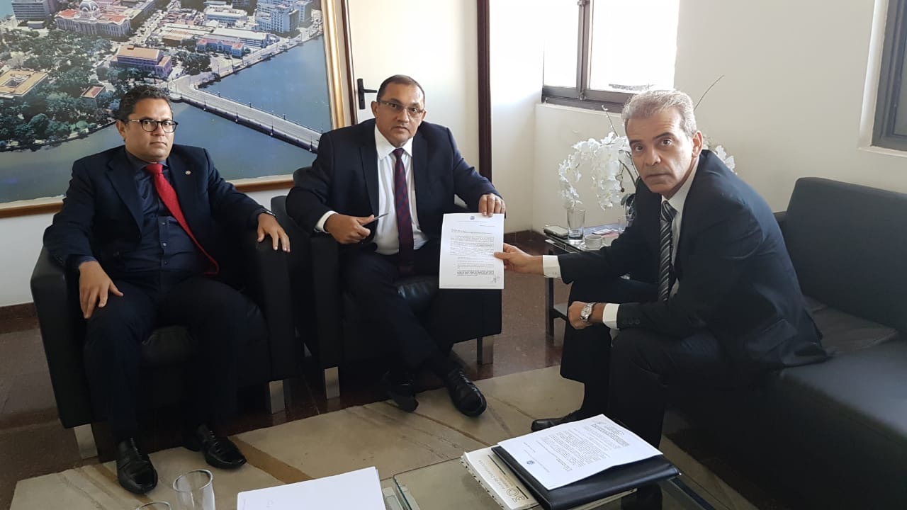 Alberto Feitosa aciona Ministério Público contra Governo do Estado