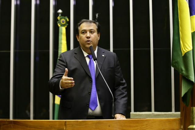 Projeto de Sebastião Oliveira pede o adiamento das eleições deste ano