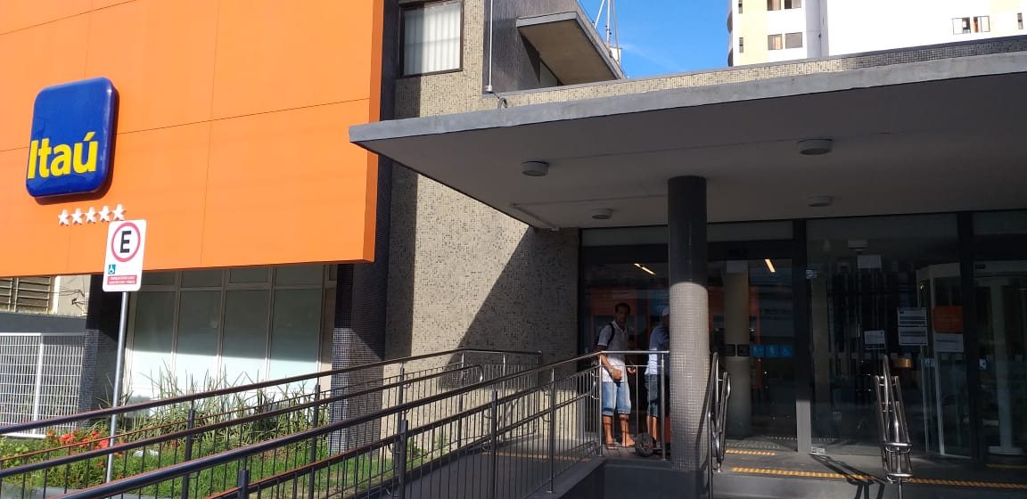 Agência bancária no Recife fecha por suspeita de coronavírus