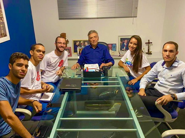 Queiroz recebe juventude do PDT Caruaru para tratar de pré-candidatura