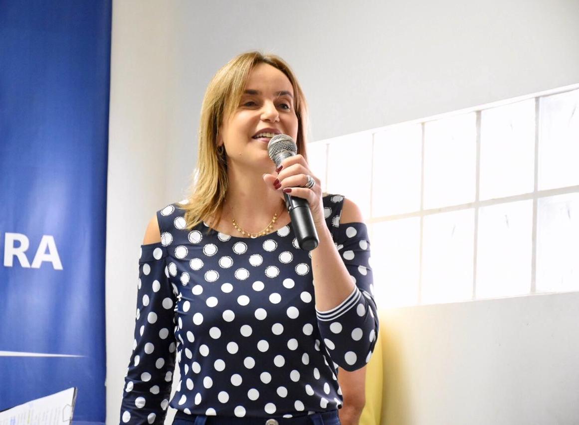 Alessandra Vieira parabeniza o Blog Cenário pelo seu primeiro ano