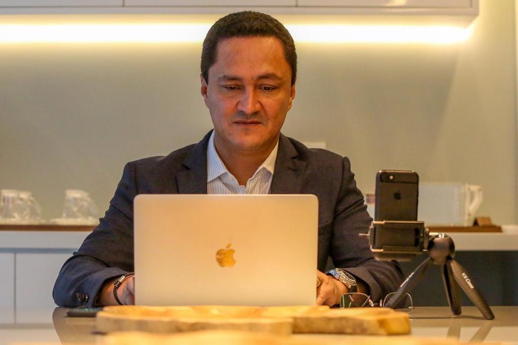 Projeto de André Ferreira que simplifica acesso à redução na conta de luz é aprovado