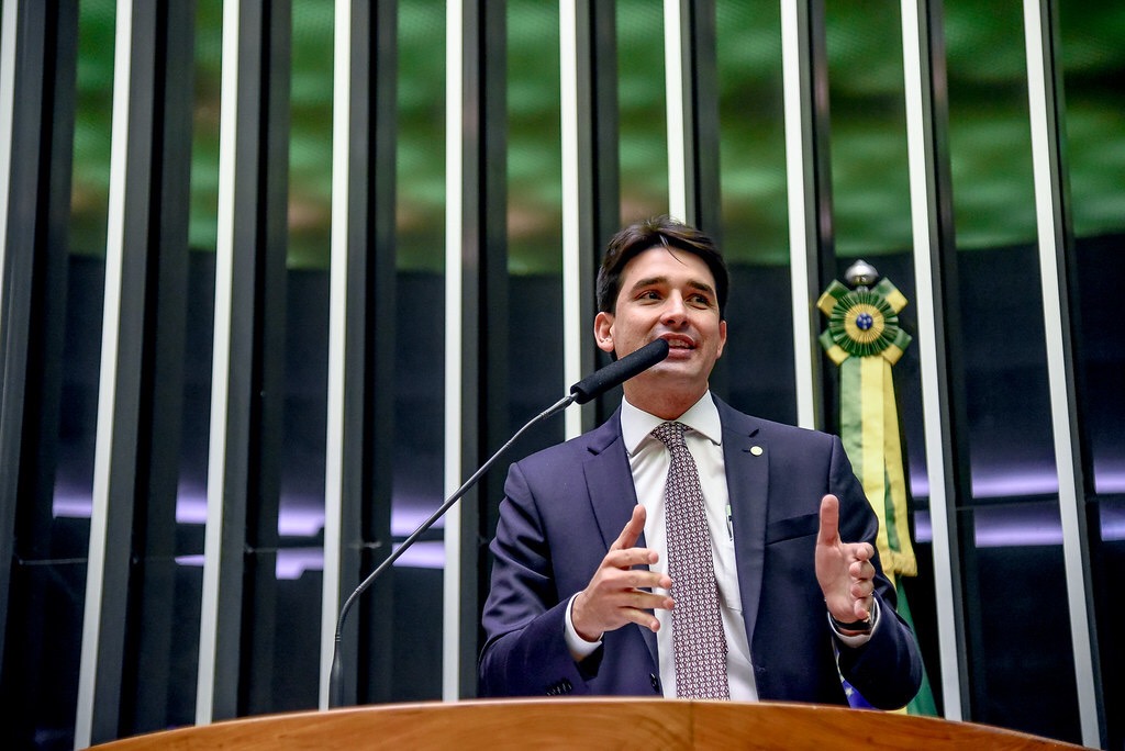 Silvio Costa Filho parabeniza o Blog Cenário pelo seu primeiro ano