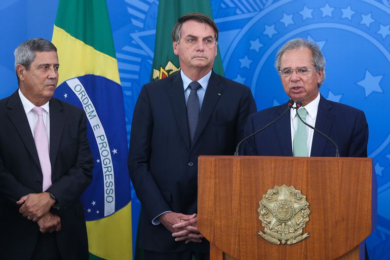 Governo anuncia medidas para socorrer trabalhadores e empresas