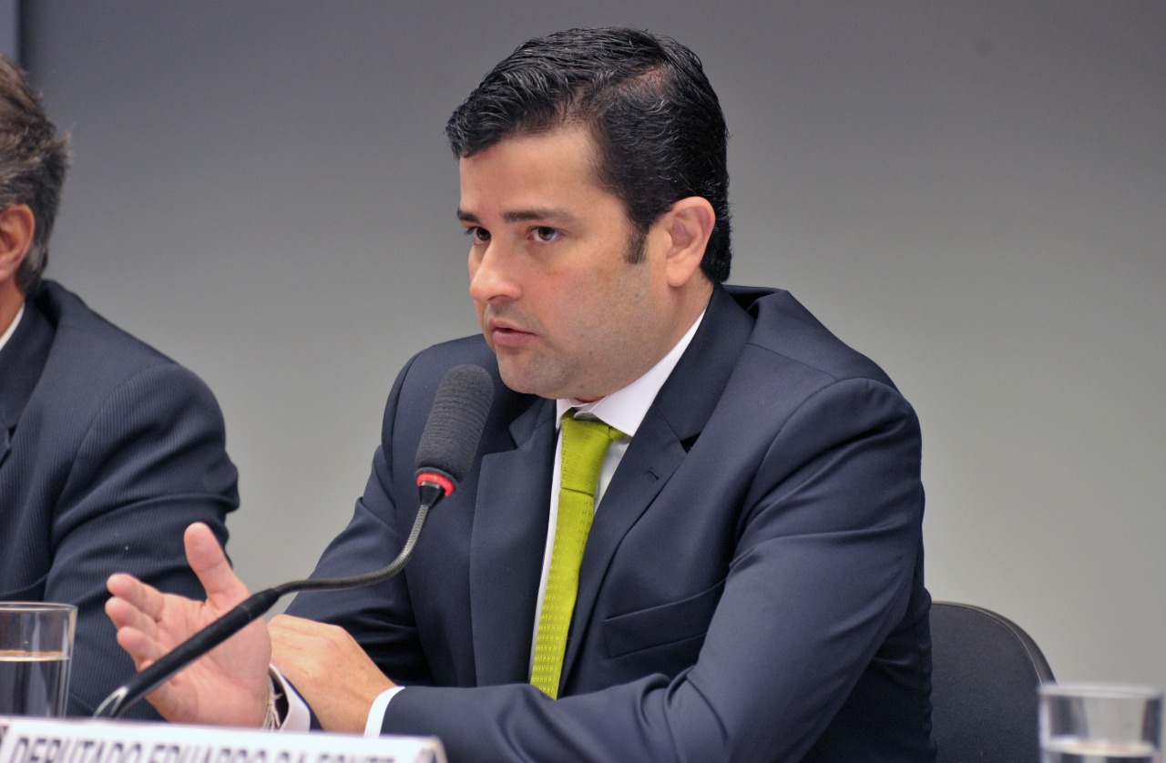 Projeto prevê restituição do Imposto de Renda em 10 dias após declaração